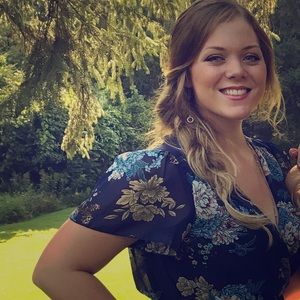 Meet your Posher, Andrea